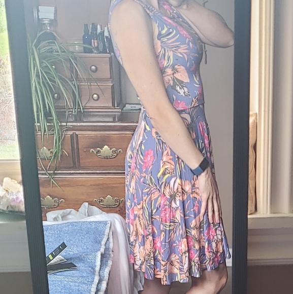 Dress - Picture 2 of 2